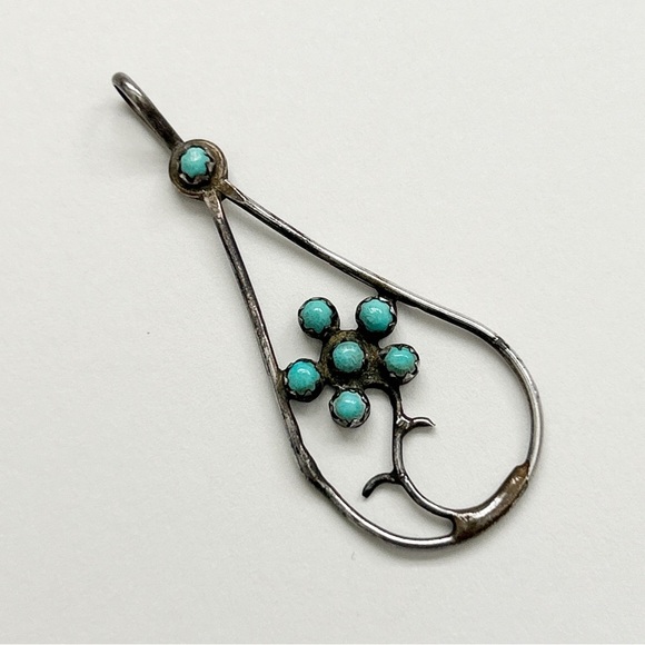 Vintage Southwestern Petit Point Turquoise Flower Sterling Silver Pendant - Picture 3 of 7